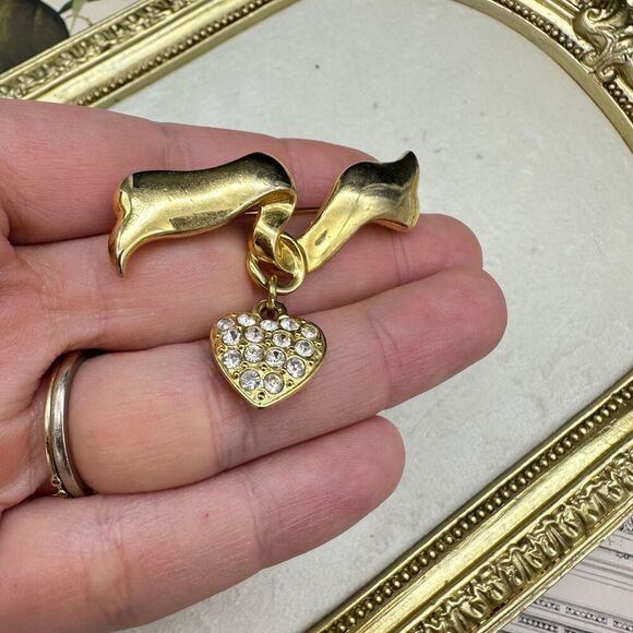 Vintage Gold Tone Ribbon Dangling Heart Rhinestone Brooch Pin - Picture 2 of 5